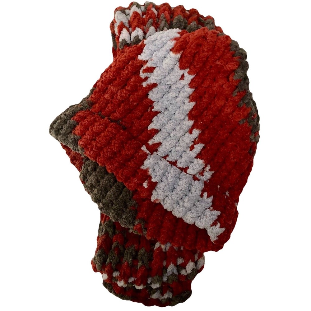HANDMADE chunky knit adult hat and scarf set gray blue and red Christmas theme